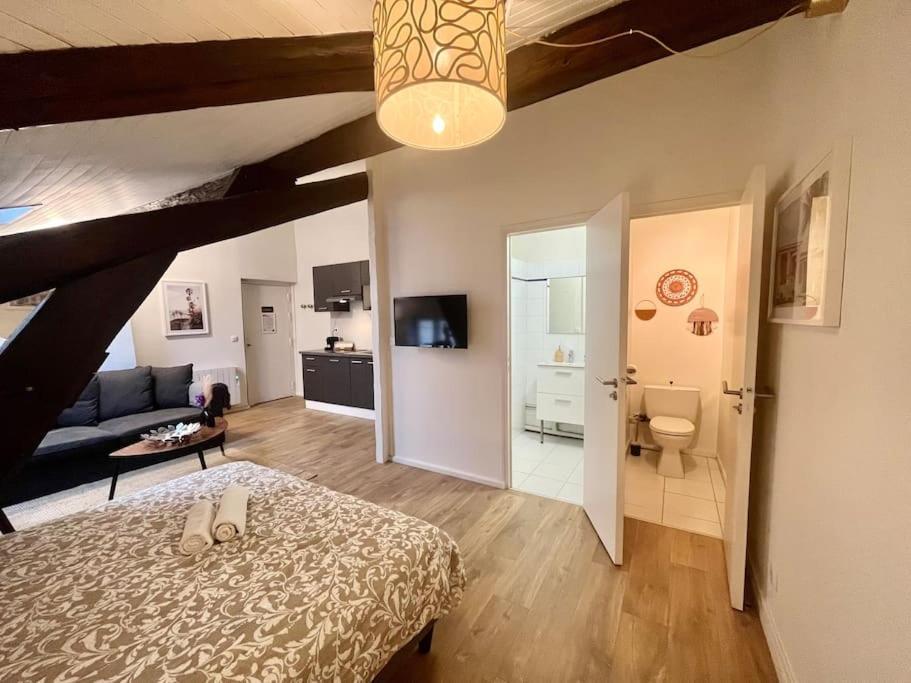 Suite Polkka Лион Екстериор снимка