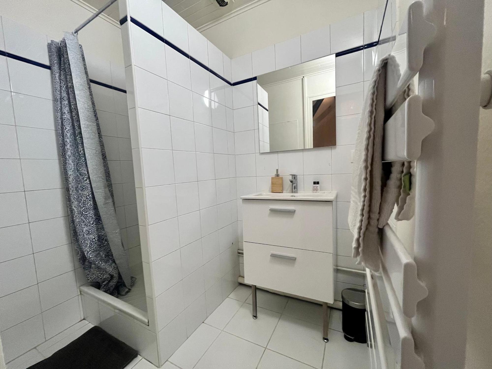 Suite Polkka Лион Екстериор снимка